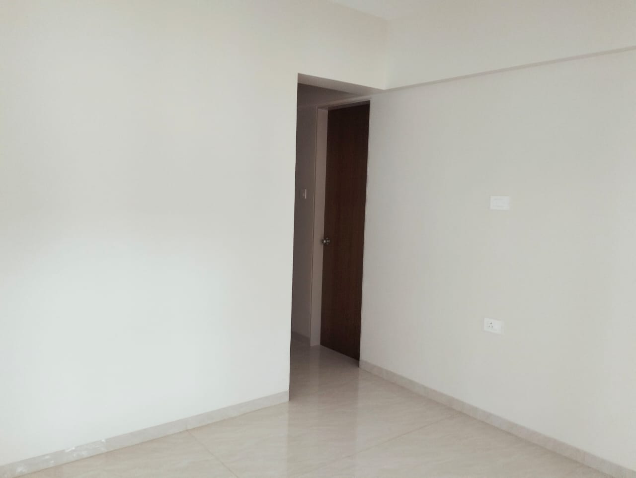 2 BHK Apartment For Resale in Vile Parle West Mumbai  7683211