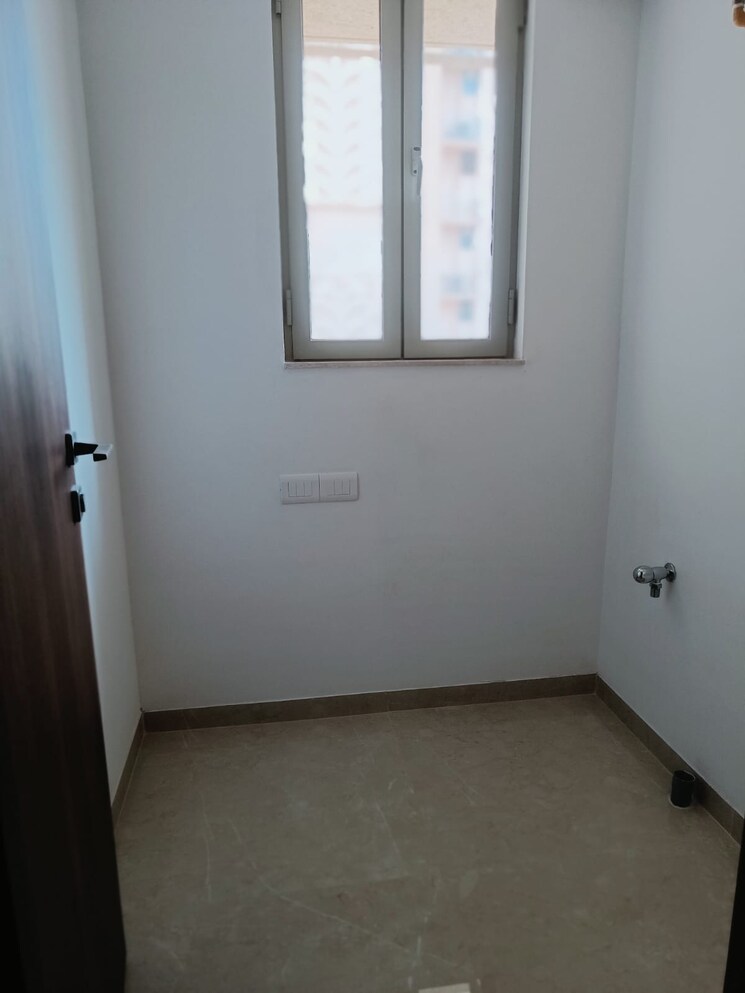 Bathroom, hiranandani-lake-enclave-glendale 3 Bedroom 1200 Sq.Ft. Apartment In Ghodbunder Road Thane 7683226