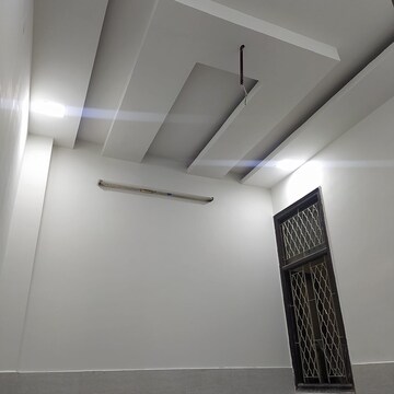 Furnished Amenities in 3 BHK Builder Floor at Vasundhara Sector 3 – for Sale