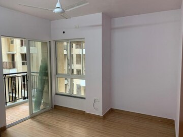 रेसिडेन्शियल फ्लॅट वर्ग फुट फॉर रेंट इन दहिसर ईस्ट मुंबई  7683299