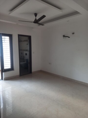 Room in 3 BHK Apartment at BPTP Park Central, Sector 85 – for Sale