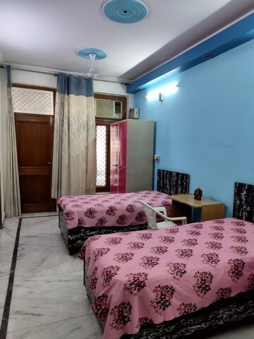 Bedroom in 3 BHK Builder Floor at BPTP Parkland, Sector 75 – for Sale