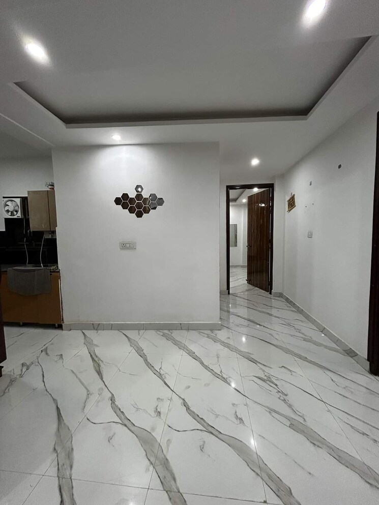 Room, chattarpur 3 Bedroom 150 Sq.Yd. Apartment In Chattarpur Delhi 7683778