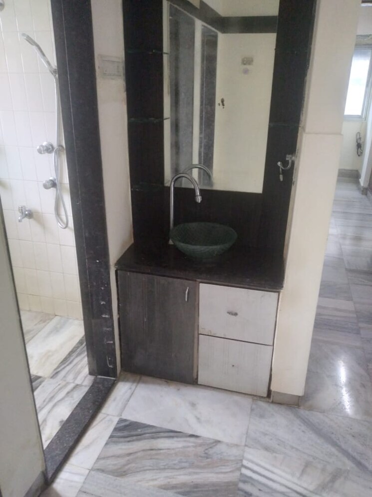 Bathroom, winspace-amar-chs 2 Bedroom 590 Sq.Ft. Apartment In Andheri East Mumbai 7683911