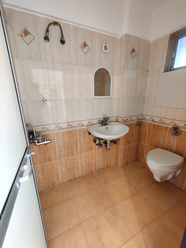 Bathroom, shadaab-tower 1 Bedroom 470 Sq.Ft. Apartment In Pali Hill Mumbai 7684157