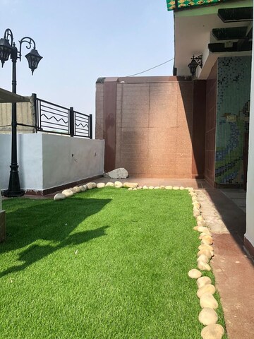 Room in 3 BHK Penthouse at Supertech Emerald Court, Sector 93a – for Sale