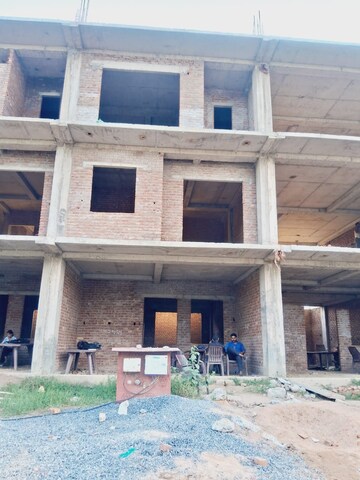 6+ BHK Independent House – Exterior View View at Noida Central - for Sale