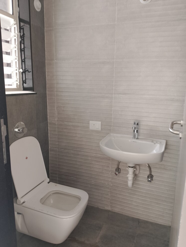 Bathroom, paranjape-trident-towers 2 Bedroom 702 Sq.Ft. Apartment In Wakad Pune 7684609