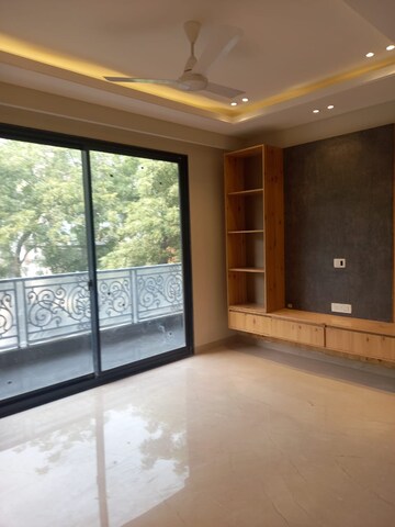 Room in 4 BHK Builder Floor at SS The Lilac, Sector 49 – for Sale