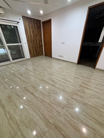 रेसिडेंशियल बिल्डर फ्लोर वर्ग यार्ड फॉर रेंट इन सोमी नगर दिल्ली  7685029