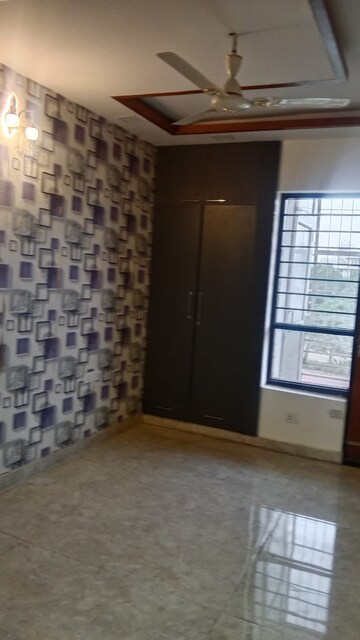 Room in 4 BHK Builder Floor at Sector 85 – for Sale