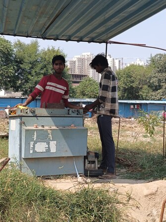 रेसिडेन्शियल बिल्डर फ्लोर वर्ग फुट फॉर रीसेल इन नोएडा सेंट्रल नोएडा  7685075