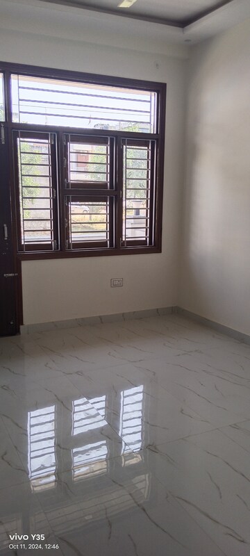Room in 4 BHK Independent House at Kalwar Road – for Sale