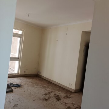 Room in 3.5 BHK Apartment at KLJ Greens, Sector 77 – for Sale