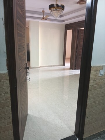Room in 4 BHK Builder Floor at Shalimar Garden – for Sale