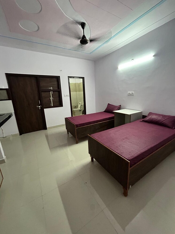 Room, sector 126 Pg For Boys & Girls In Sector 126 7685837