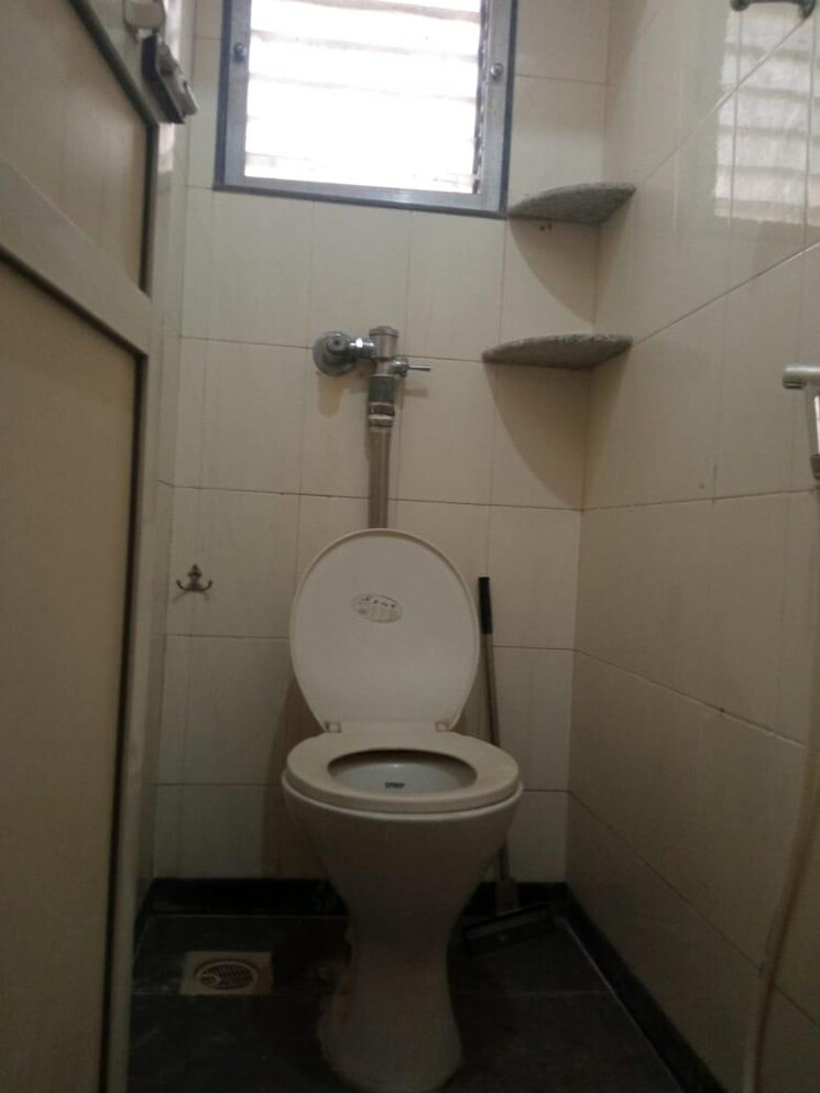 Bathroom, ratnadeep-chs-tilak-nagar 1 Bedroom 535 Sq.Ft. Apartment In Tilak Nagar Mumbai 7685943