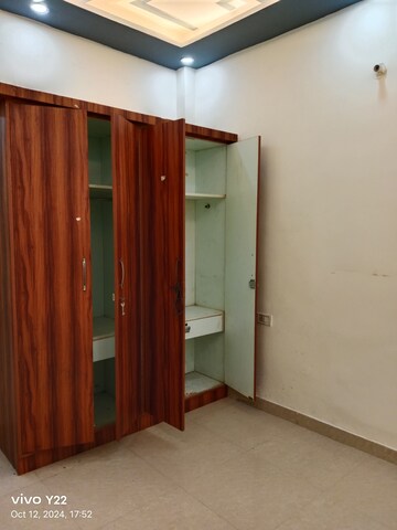 Room in 3 BHK Builder Floor at Laxmi Nagar – for Sale
