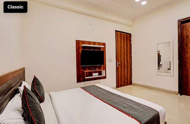 Room, sector 70 Pg For Boys & Girls In Sector 70 7686115