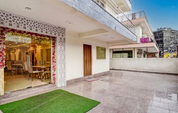 Room in  Pg at Sector 70 – for Rent