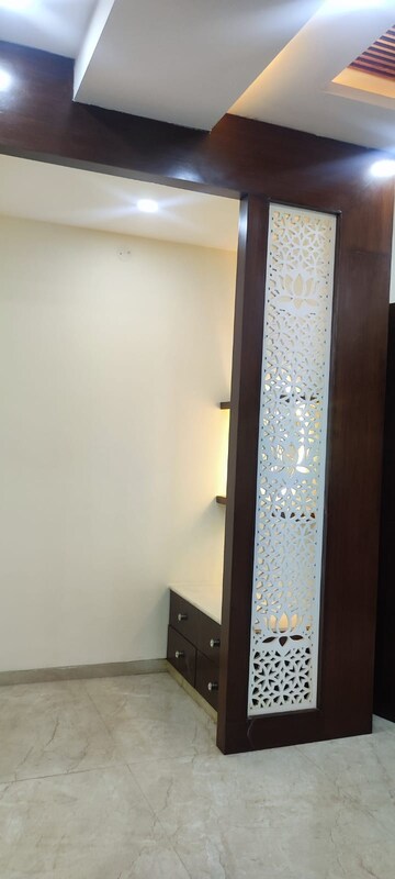 Furnished Amenities in 3 BHK Builder Floor at BPTP Parklands, Sector 76 – for Sale