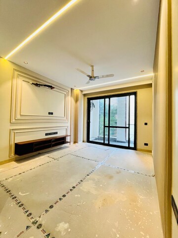 Room in 3.5 BHK Builder Floor at Sushant Lok 3, Sector 57 – for Sale