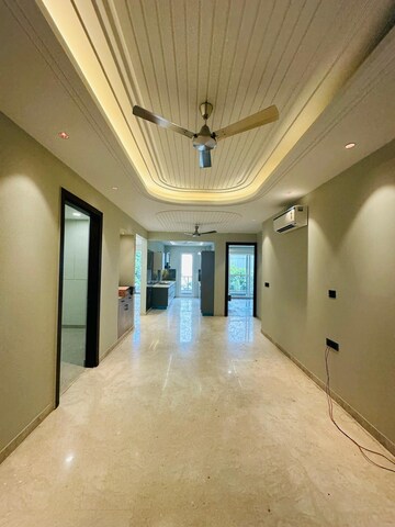 Building Lobby in 3.5 BHK Builder Floor at Ardee City, Sector 52 – for Sale