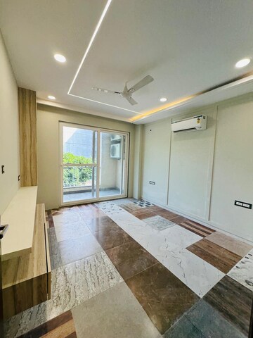 Room in 3.5 BHK Builder Floor at Ardee City, Sector 52 – for Sale
