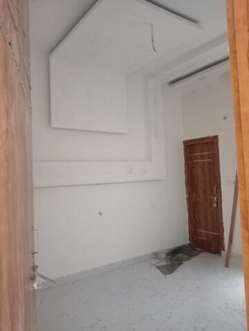 Room in 3 BHK Independent House at Kursi Road – for Sale