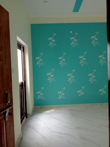 Room in 3 BHK Villa at Gomti Nagar – for Sale