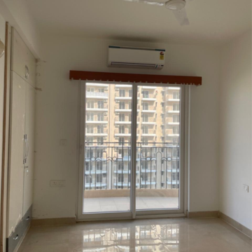 Room in 2 BHK Apartment at Tech Zone 4 Greater Noida – for Sale