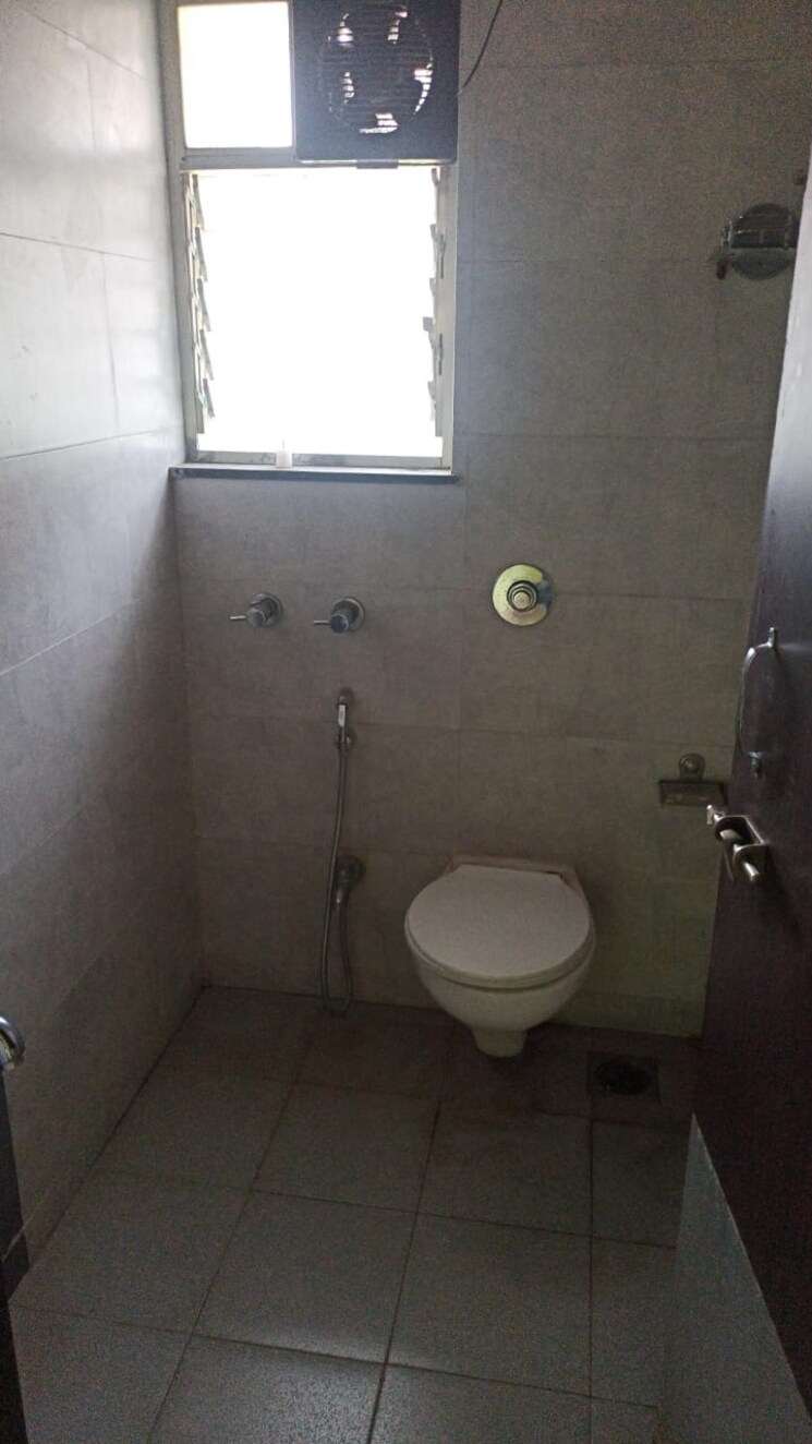 Bathroom, pragati-apartments-dahanukar-colony 2 Bedroom 1120 Sq.Ft. Apartment In Dahanukar Colony Pune 7686899