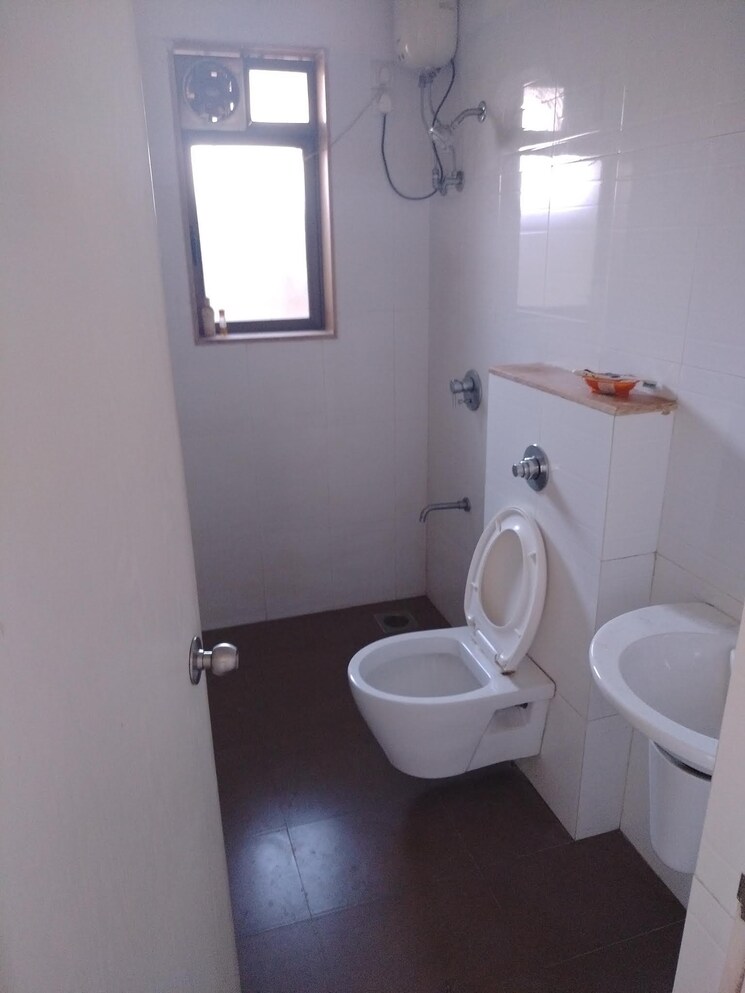 Bathroom, lodha-palava-casa-bella 2 Bedroom 864 Sq.Ft. Apartment In Dombivli East Thane 7687074