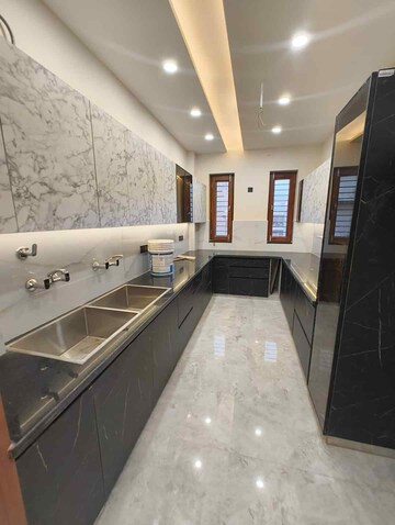 3 BHK Builder Floor For Sale in Sainik Colony