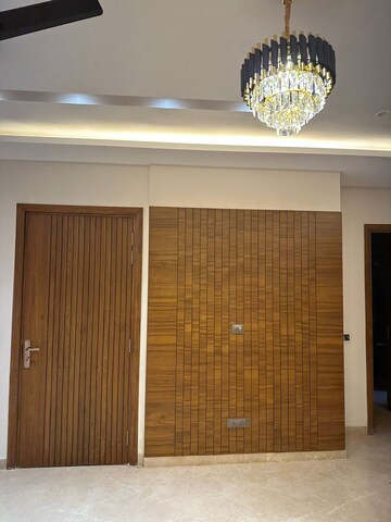 Room in 4 BHK Builder Floor at Ansal Sushant Lok I, Sector 43 – for Sale
