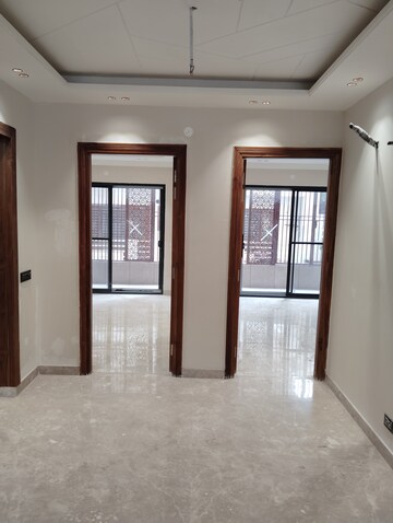 Room in 4 BHK Builder Floor at Sector 21c – for Sale