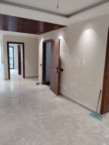 Room in 4 BHK Builder Floor at Sector 21c – for Sale