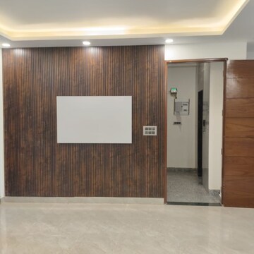 Room in 3 BHK Builder Floor at Ansal API Esencia, Sector 67 – for Rent