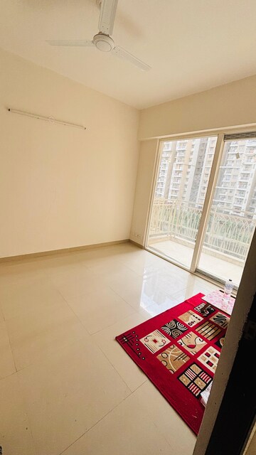 Room in 2 BHK Apartment at Exotica Dreamville, Sector 16c Greater Noida – for Sale