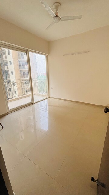 Room in 2 BHK Apartment at Exotica Dreamville, Sector 16c Greater Noida – for Sale
