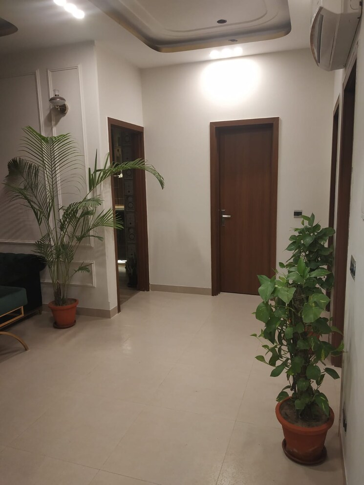 Room, bptp-eden-estate 4 Bedroom 365 Sq.Yd. Builder Floor In Sector 81 Faridabad 7688747