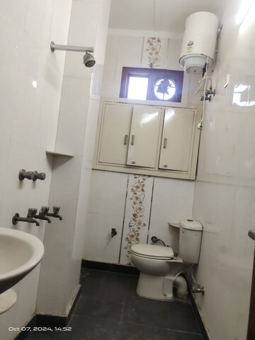 Bathroom in 3 BHK Builder Floor at BPTP Parklands, Sector 76 – for Sale