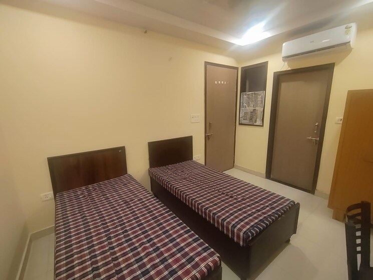 Room, sector 66 Pg For Boys & Girls In Sector 66 7688929