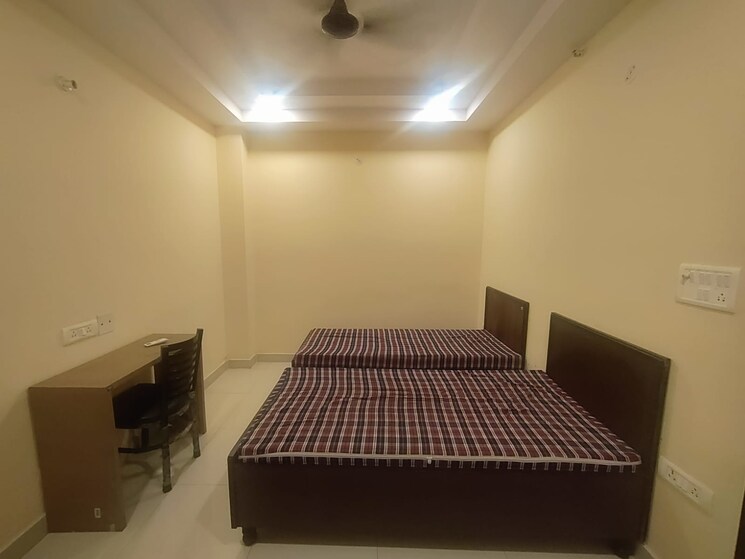 Room, sector 66 Pg For Boys & Girls In Sector 66 7688934