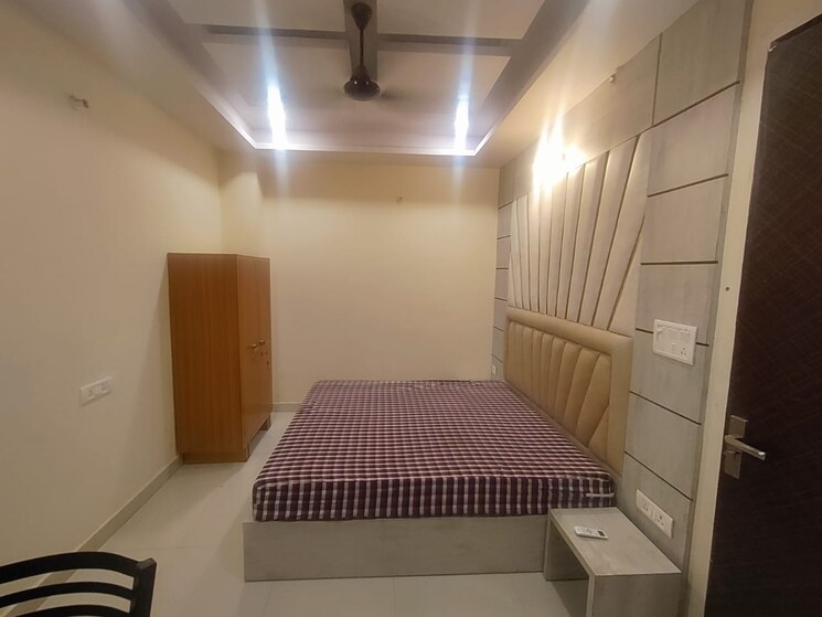 Room, sector 66 Pg For Boys & Girls In Sector 66 7688934
