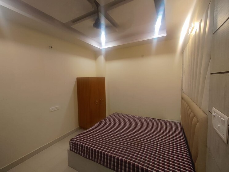 Room, sector 66 Pg For Boys & Girls In Sector 66 7688934