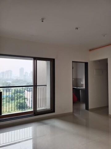 Room in 2 BHK Apartment at Runwal Eirene, Balkum Pada – for Rent