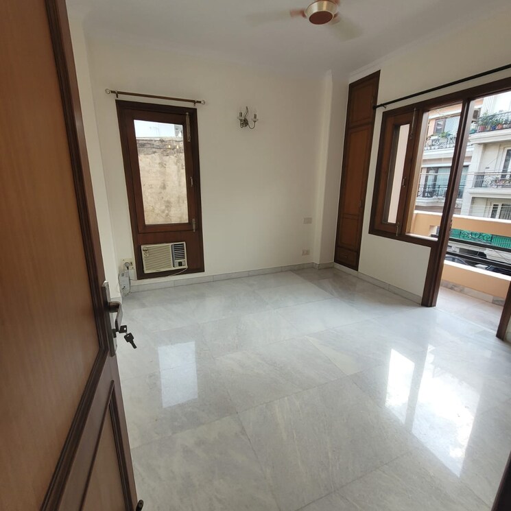 Room, south extension ii 3 Bedroom 4500 Sq.Ft. Independent House In South Extension ii Delhi 7689234