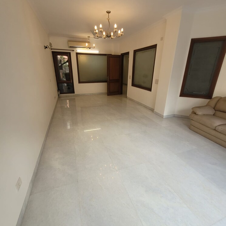 Room, south extension ii 3 Bedroom 4500 Sq.Ft. Independent House In South Extension ii Delhi 7689234