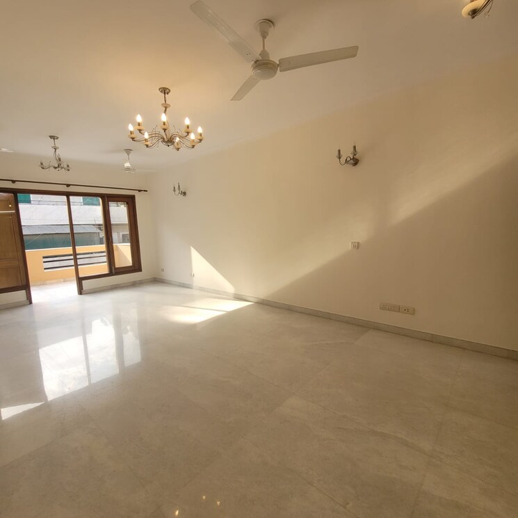 Room, south extension ii 3 Bedroom 4500 Sq.Ft. Independent House In South Extension ii Delhi 7689234